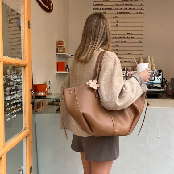 Caroline | Leather Tote Bag – Oversized Structured Design