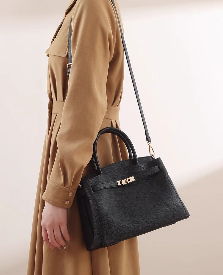 ChicStyle | Women's Handbag - Structured Crossbody Design with Detachable Strap
