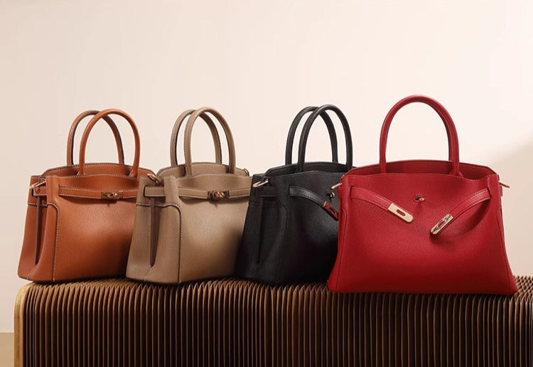 ChicStyle | Women's Handbag - Structured Crossbody Design with Detachable Strap