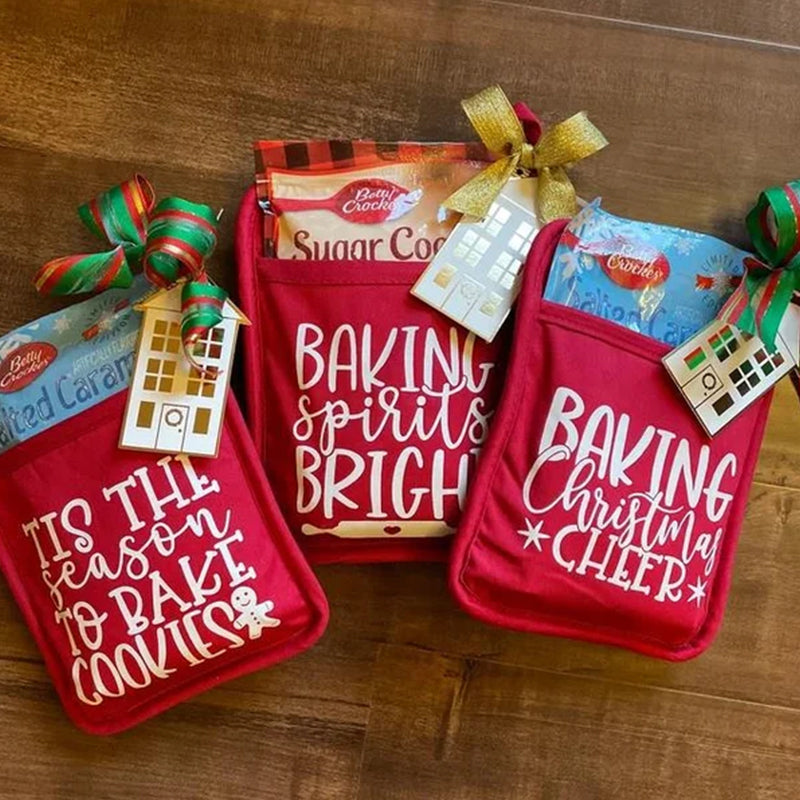 Christmas Pot Holder Set with Pockets | 6-Piece Heat Resistant Design with Hanging Loops | Festive Kitchen Decor & Gift Set