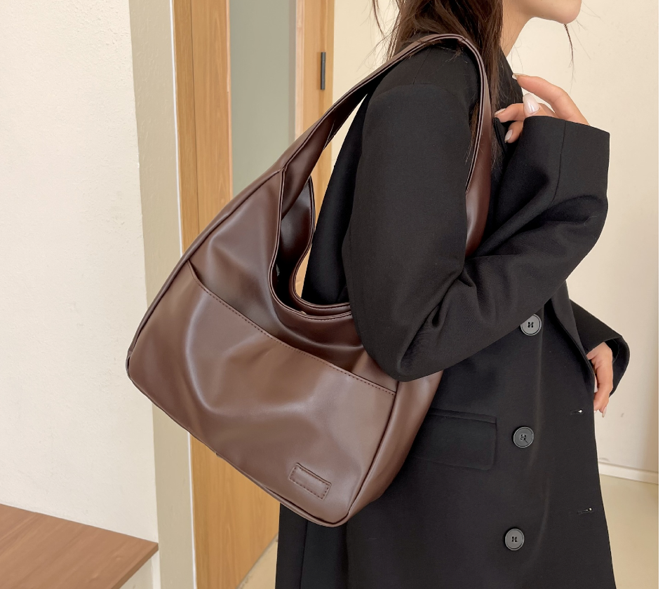 Claudia | Leather Tote Bag - Durable Design With Multiple Compartments 2
