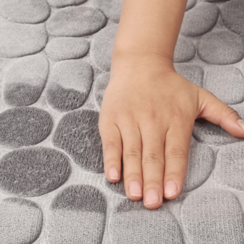 Curved Bath Mat | Non-Slip Coral Fleece Design | Quick-Drying