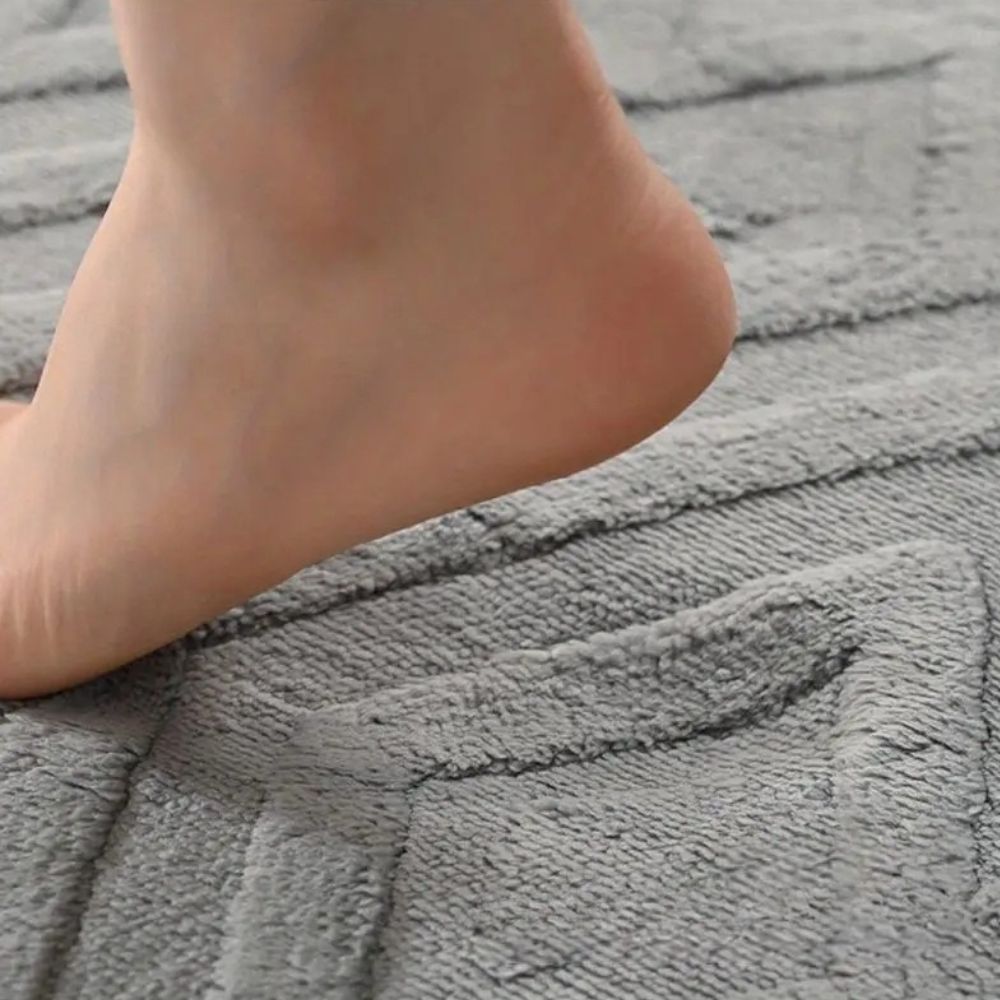 DiamondLux | Ultra-Soft Microfiber Bath Mat – Modern Geometric Design