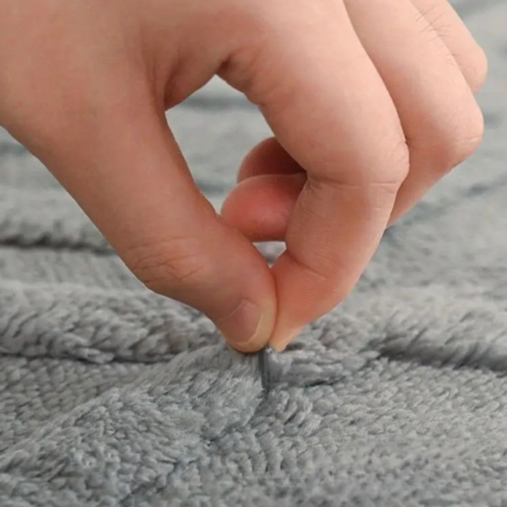 DiamondLux | Ultra-Soft Microfiber Bath Mat – Modern Geometric Design