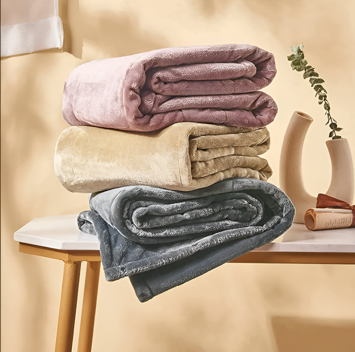 Electric USB Heated Blanket Polyester | Plug Into Powerbanks, Laptops or Car Sockets | Soft Fast-Warming Throw 1