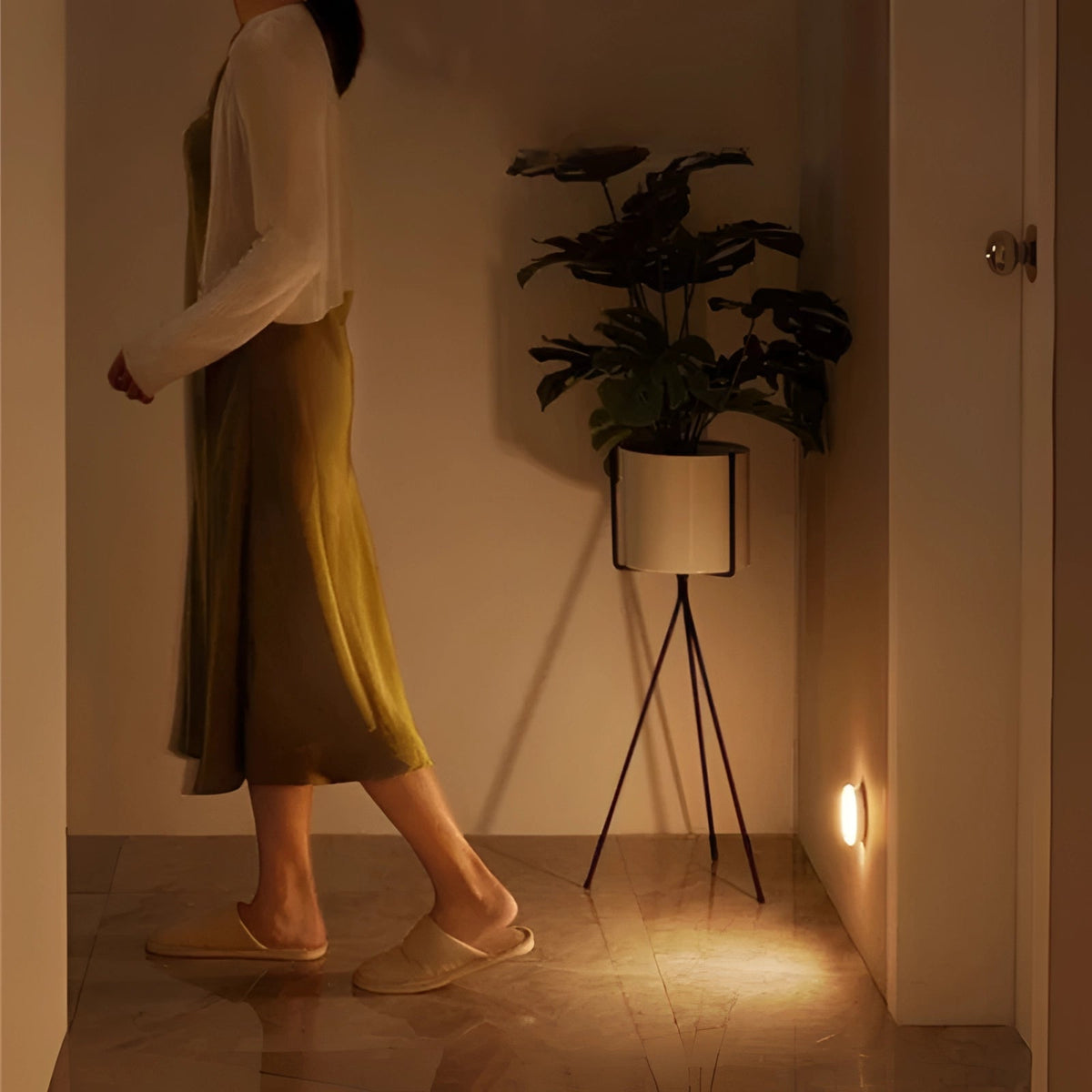 LED Motion Sensor | Round Puck Light, Warm Even Glow