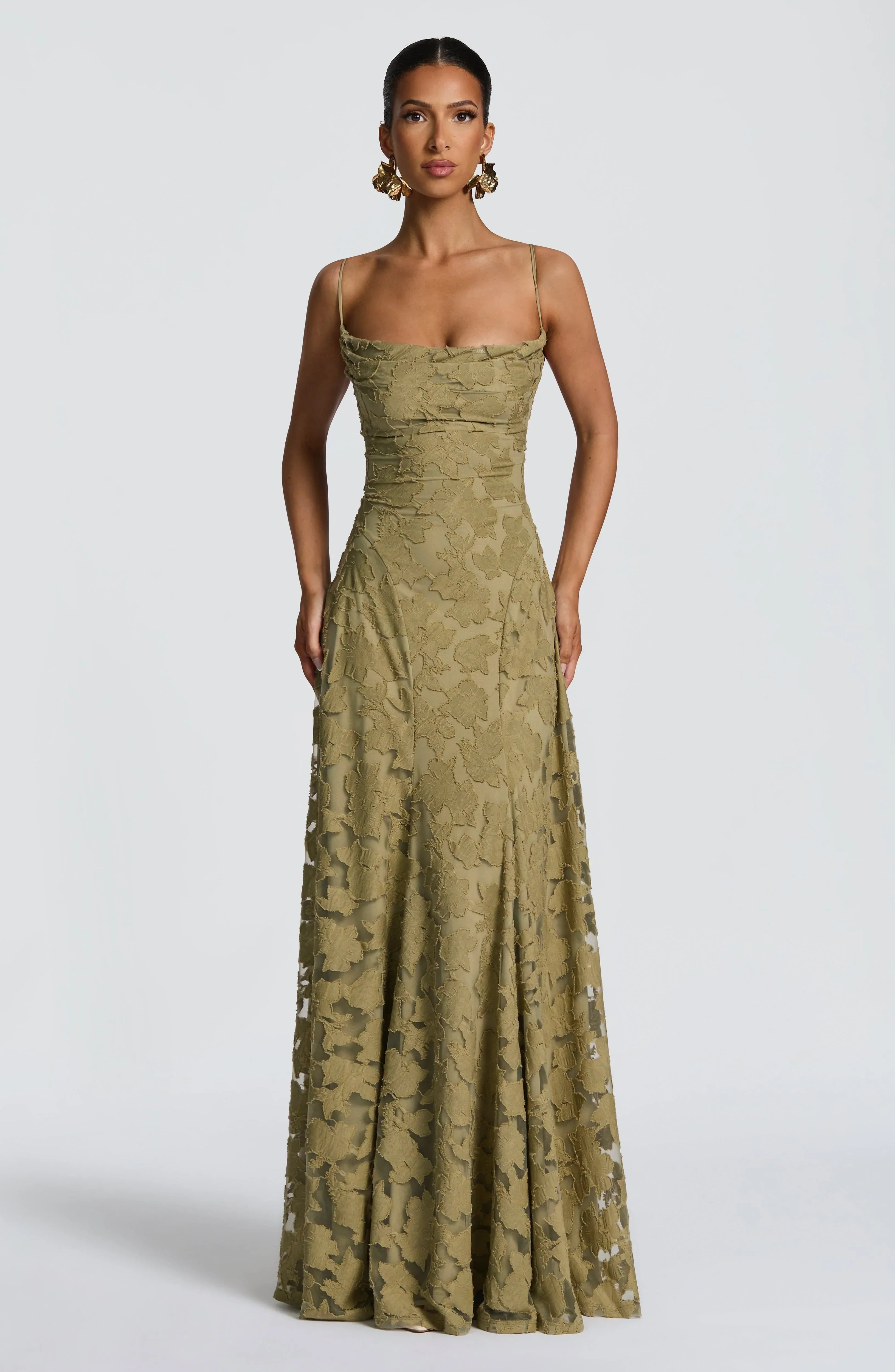 Maxi Dress for Women – Long Sleeve Fitted Waist Flowing Design