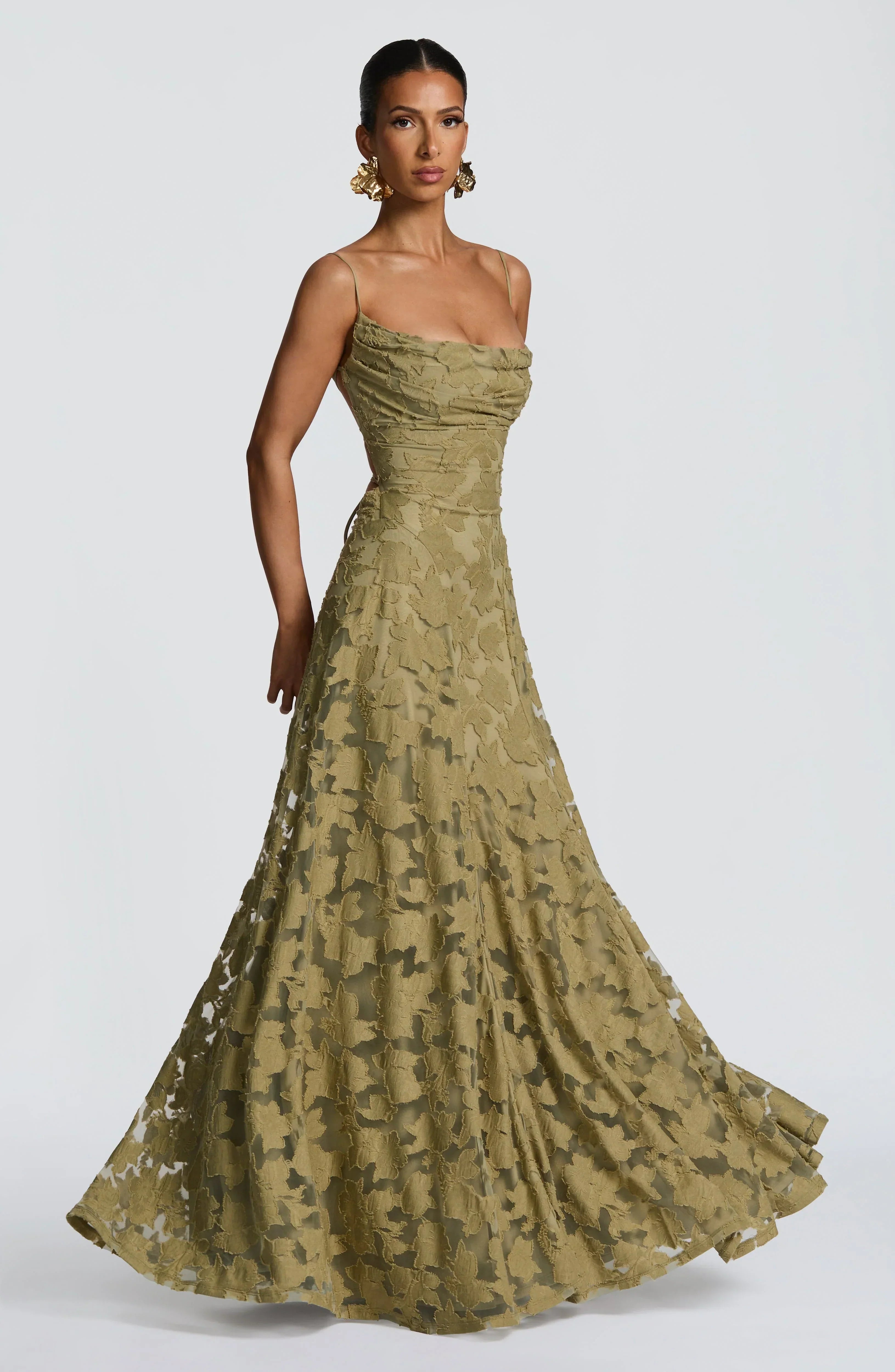 Maxi Dress for Women – Long Sleeve Fitted Waist Flowing Design