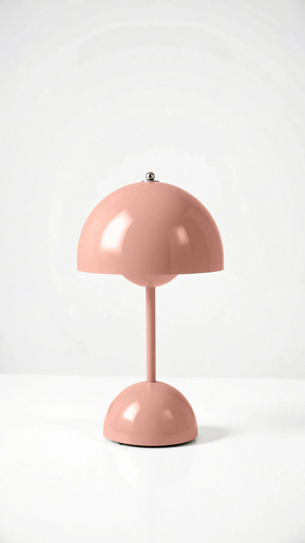 Minimalist Wireless Table Lamp 11