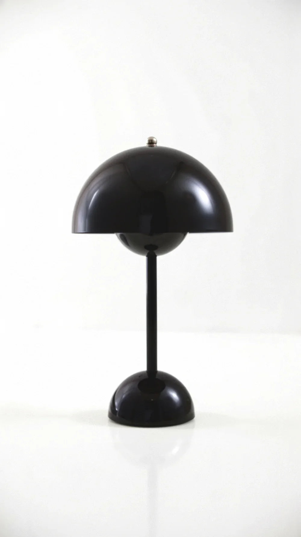 Minimalist Wireless Table Lamp 14