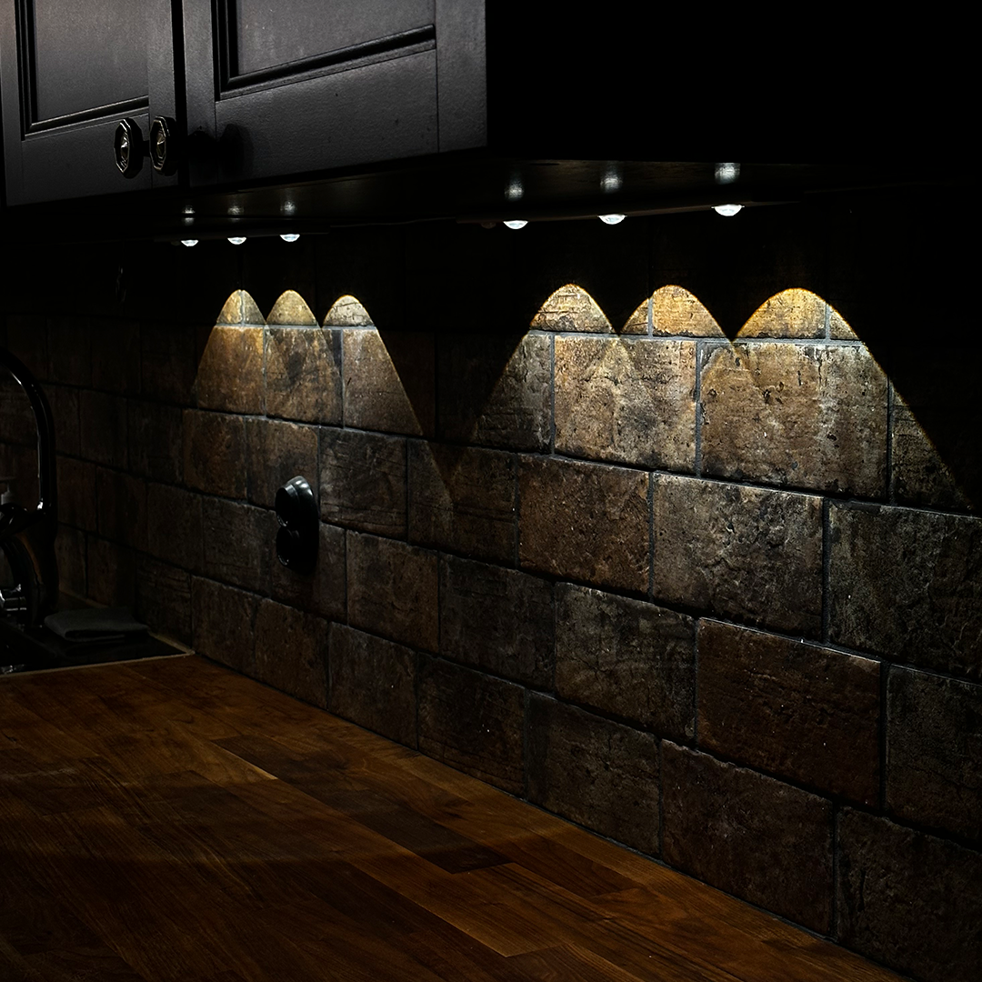Motion Sensor Light Aluminium | Wireless Magnetic Mount, 30-Day Battery | Adjustable Brightness & Colour Modes