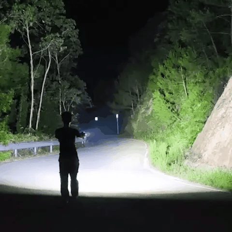 Rechargeable LED Torch 10,000 Lumens | IPX5 Waterproof & Impact-Resistant | 5000mAh USB-C Power Bank, 1000m Beam