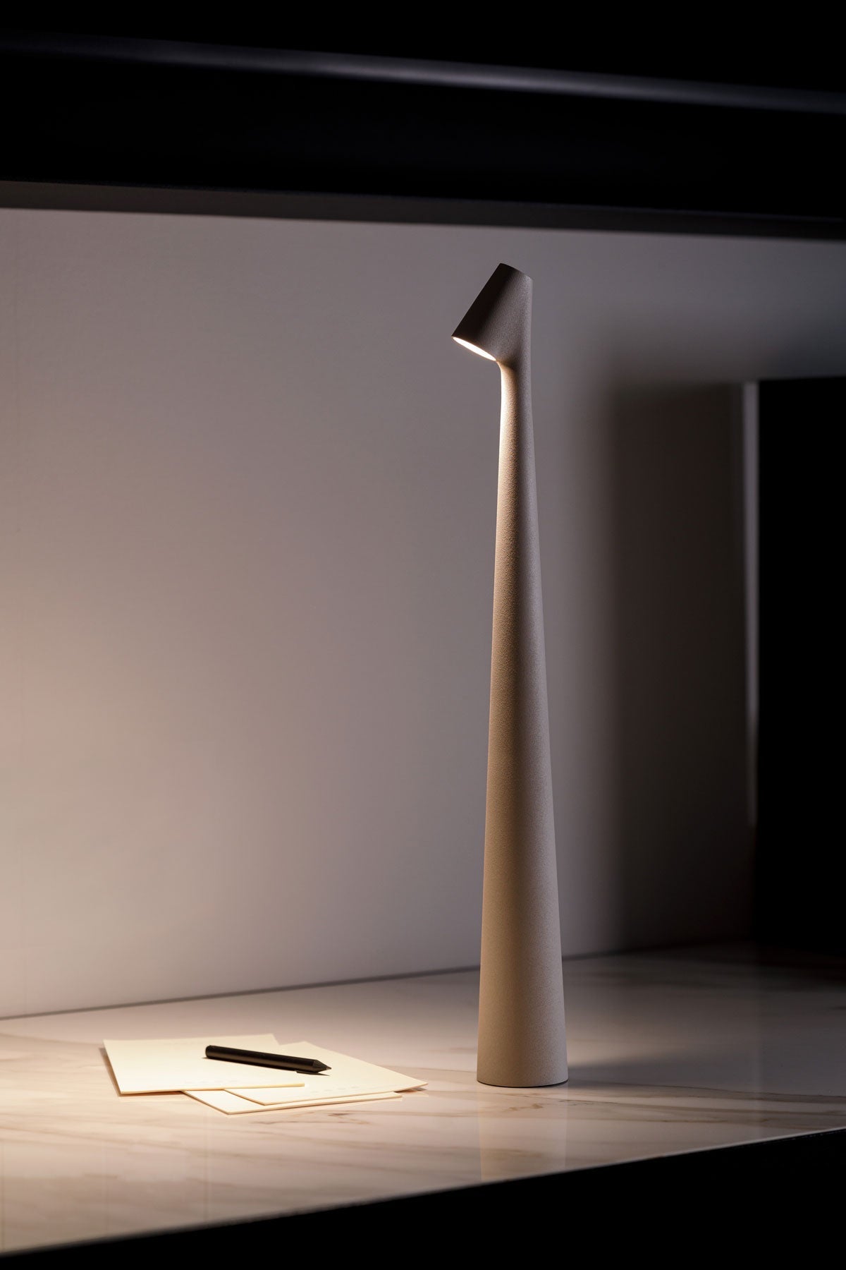 Rechargeable Table Lamp – Modern Minimalist Cordless Design