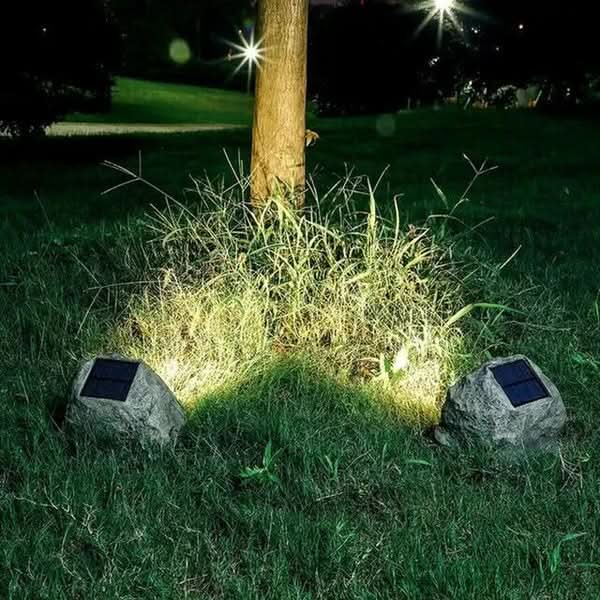 SolarRock | Solar Garden Light with Adjustable Direction - Weatherproof Stone Design
