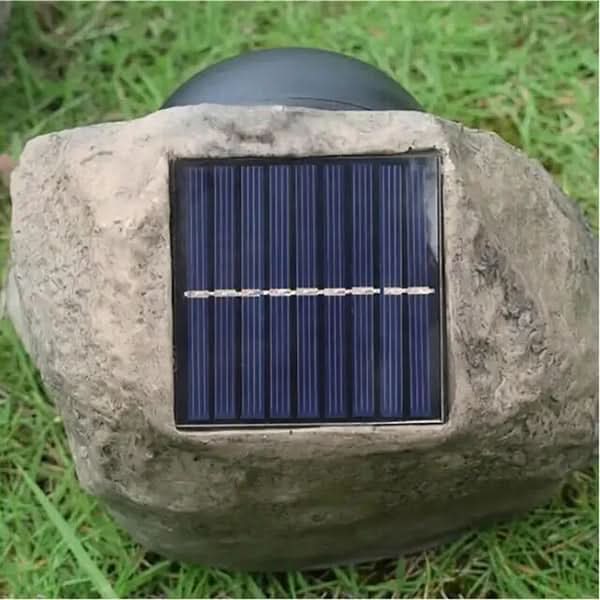 SolarRock | Solar Garden Light with Adjustable Direction - Weatherproof Stone Design