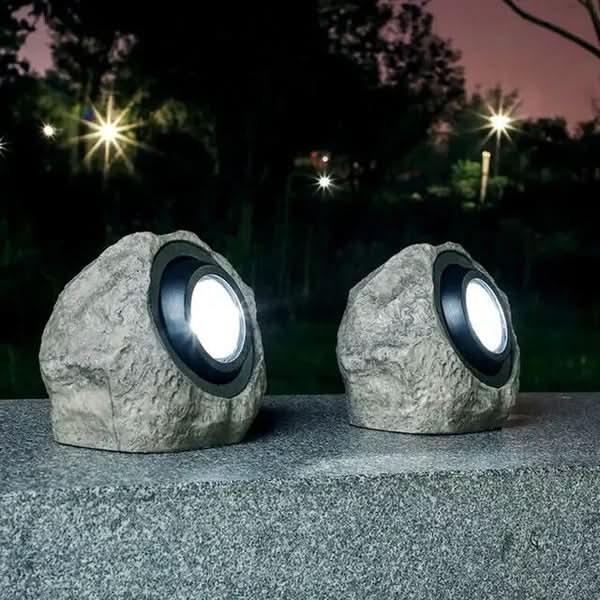 SolarRock | Solar Garden Light with Adjustable Direction - Weatherproof Stone Design