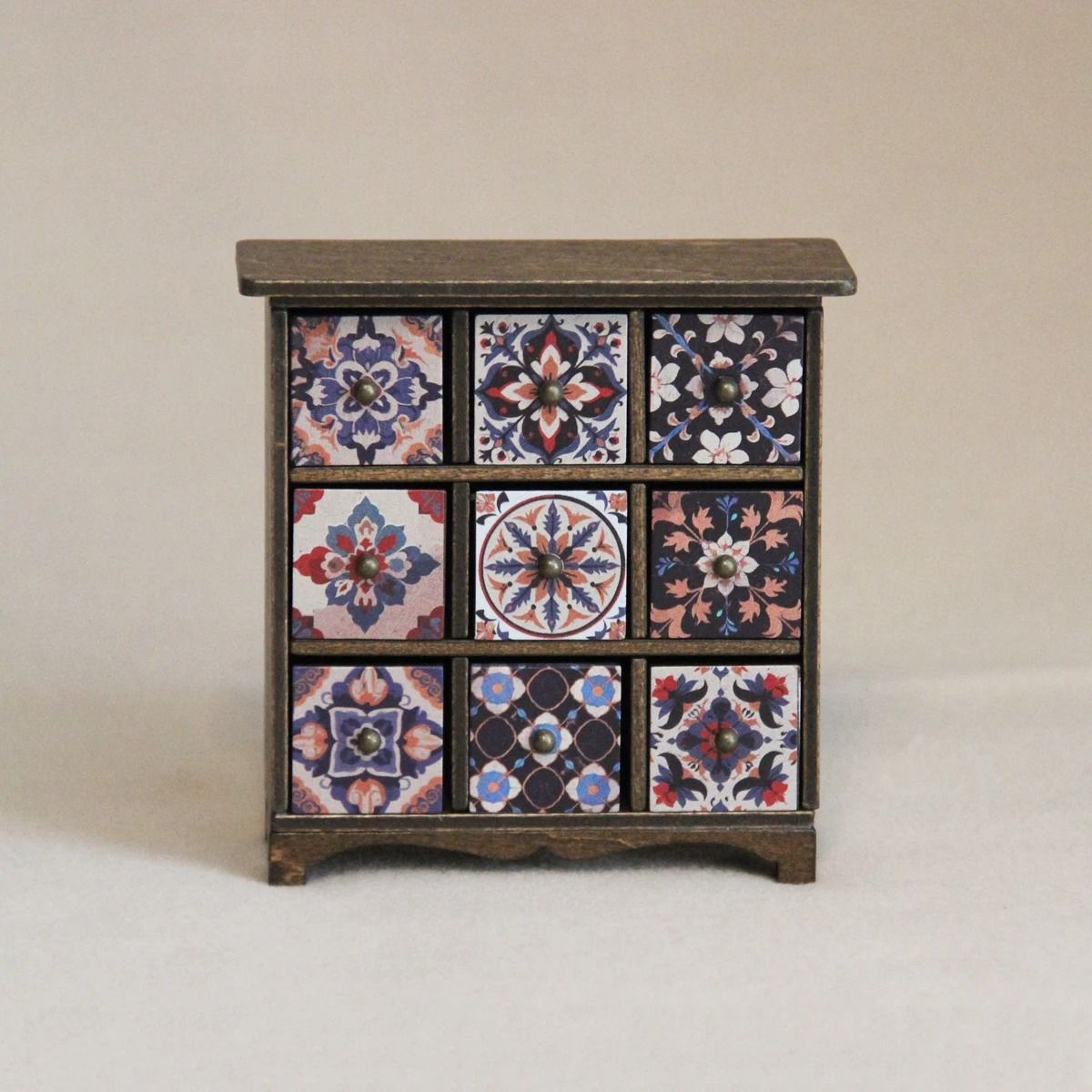 1:12 Miniature Dollhouse Furniture Set | Mixed Wood, Metal & Resin | Realistic Room Décor for Collectors & Displays 10
