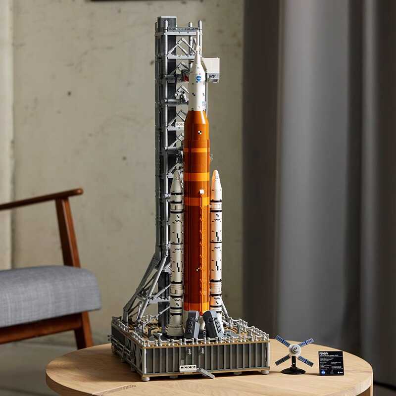 Space Launch System Model Kit, 3,601 Pieces | Multi-Stage Rocket, Boosters & Launch Tower | Collectible Build & Display Set 5