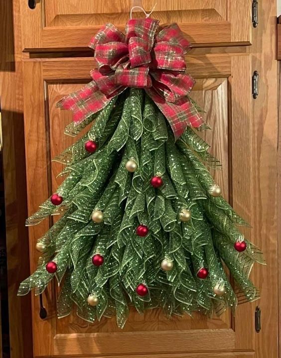 Christmas Tree Door Garland | 40 x 20 cm | Handmade Weatherproof Burlap with Bow, Berries & Warm Light Options 1