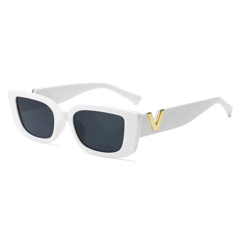 Cat-Eye Sunglasses With UV400 Protection – Lightweight Frame