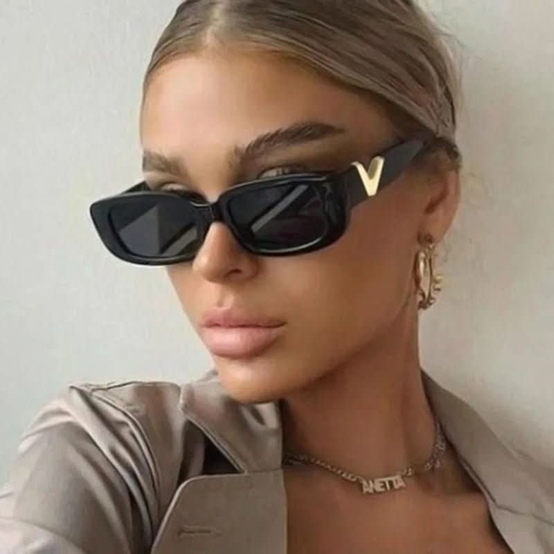 Cat-Eye Sunglasses With UV400 Protection – Lightweight Frame