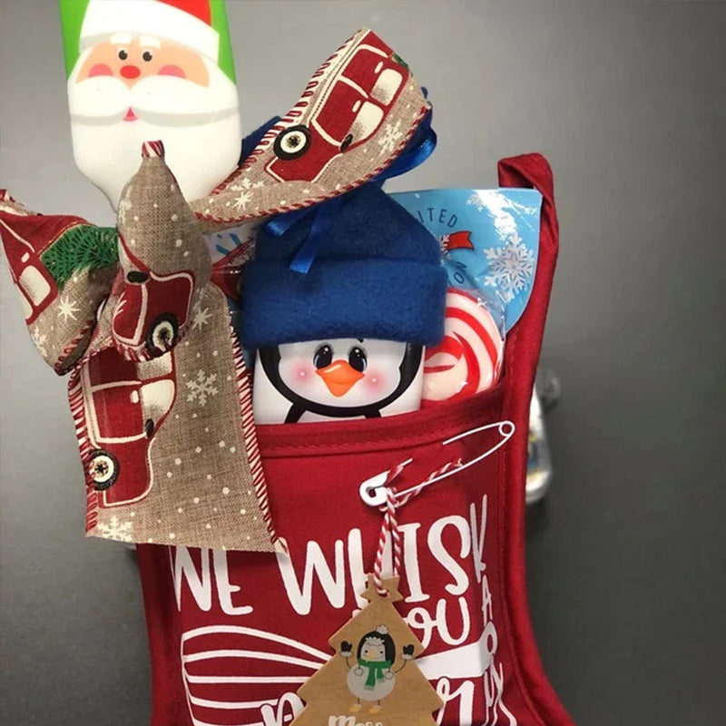 Christmas Pot Holder Set with Pockets | 6-Piece Heat Resistant Design with Hanging Loops | Festive Kitchen Decor & Gift Set
