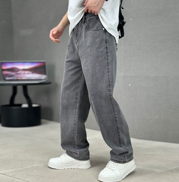 ClassicFit | Men's Jeans - Loose Fit Straight Leg Design for Comfort