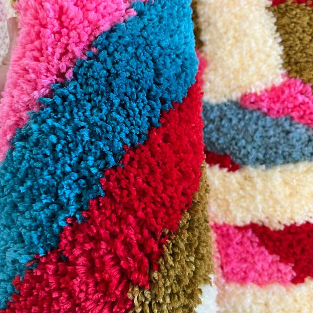 CozyHome | Non-Slip Bath Mat – Ultra-Soft Microfiber Rainbow Design 6
