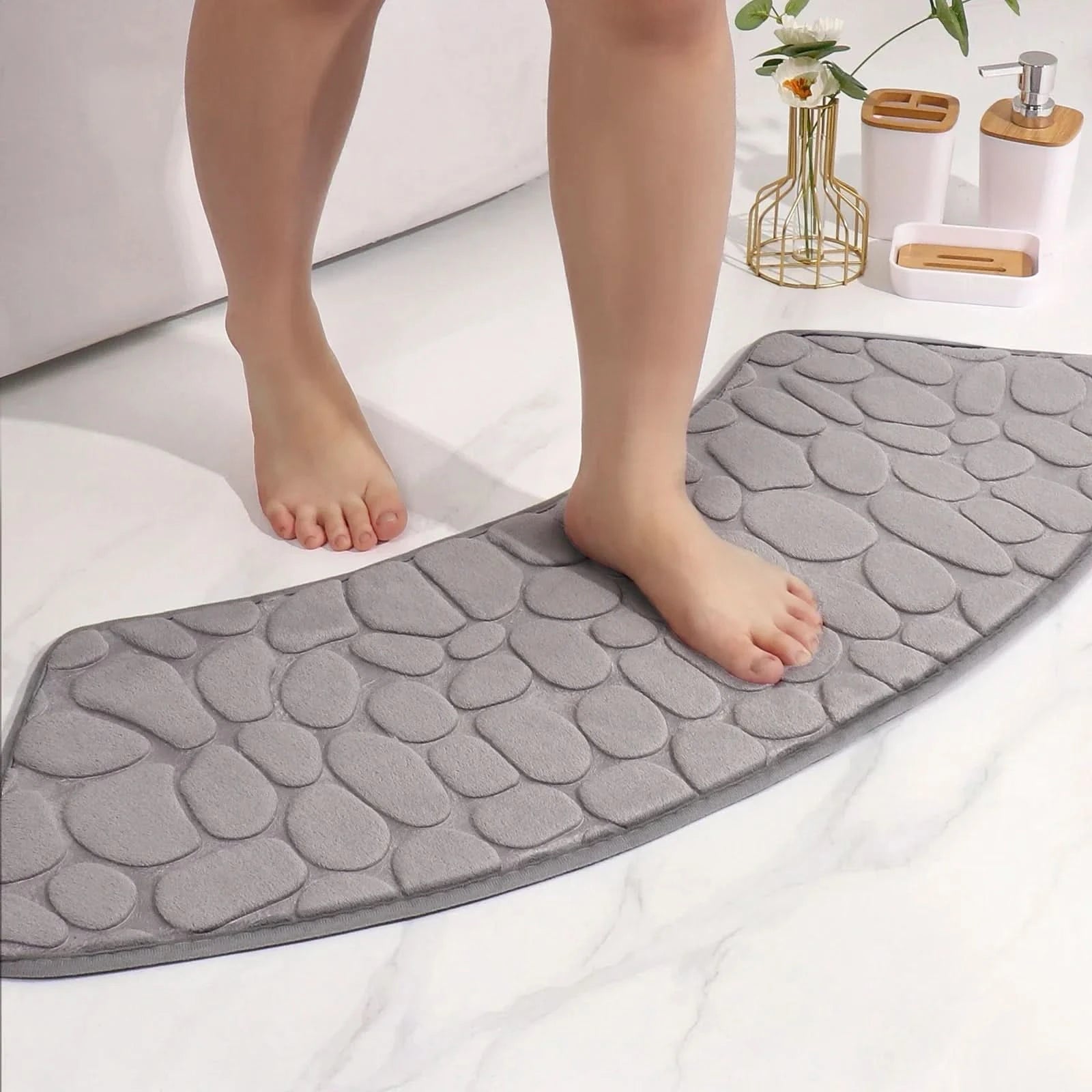 Curved Bath Mat | Non-Slip Coral Fleece Design | Quick-Drying