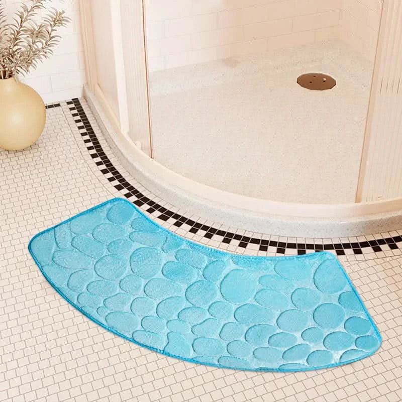 Curved Bath Mat | Non-Slip Coral Fleece Design | Quick-Drying