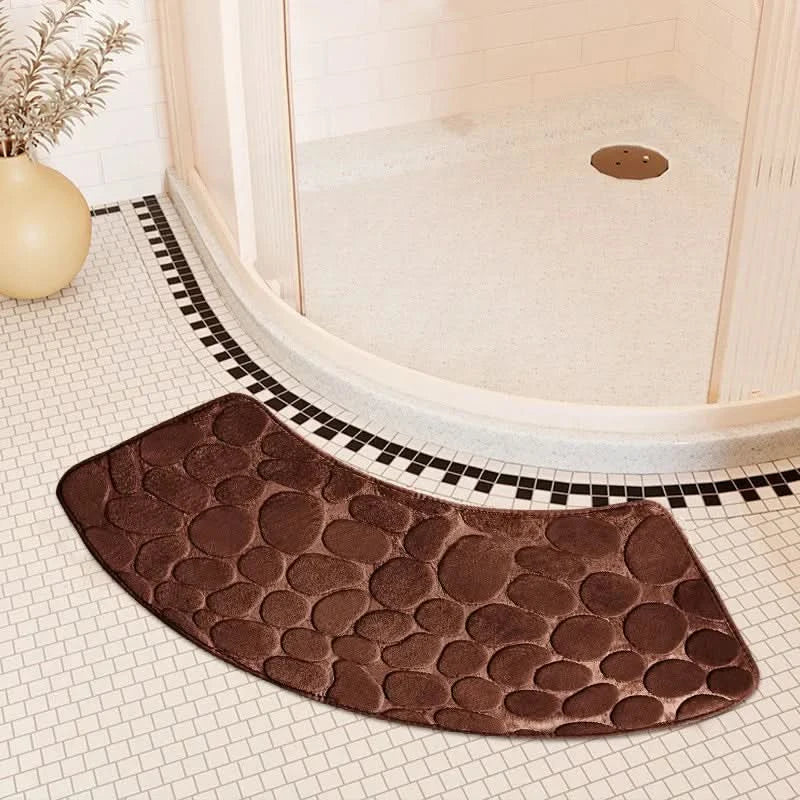 Curved Bath Mat | Non-Slip Coral Fleece Design | Quick-Drying