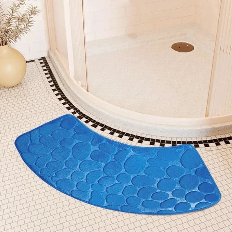 Curved Bath Mat | Non-Slip Coral Fleece Design | Quick-Drying