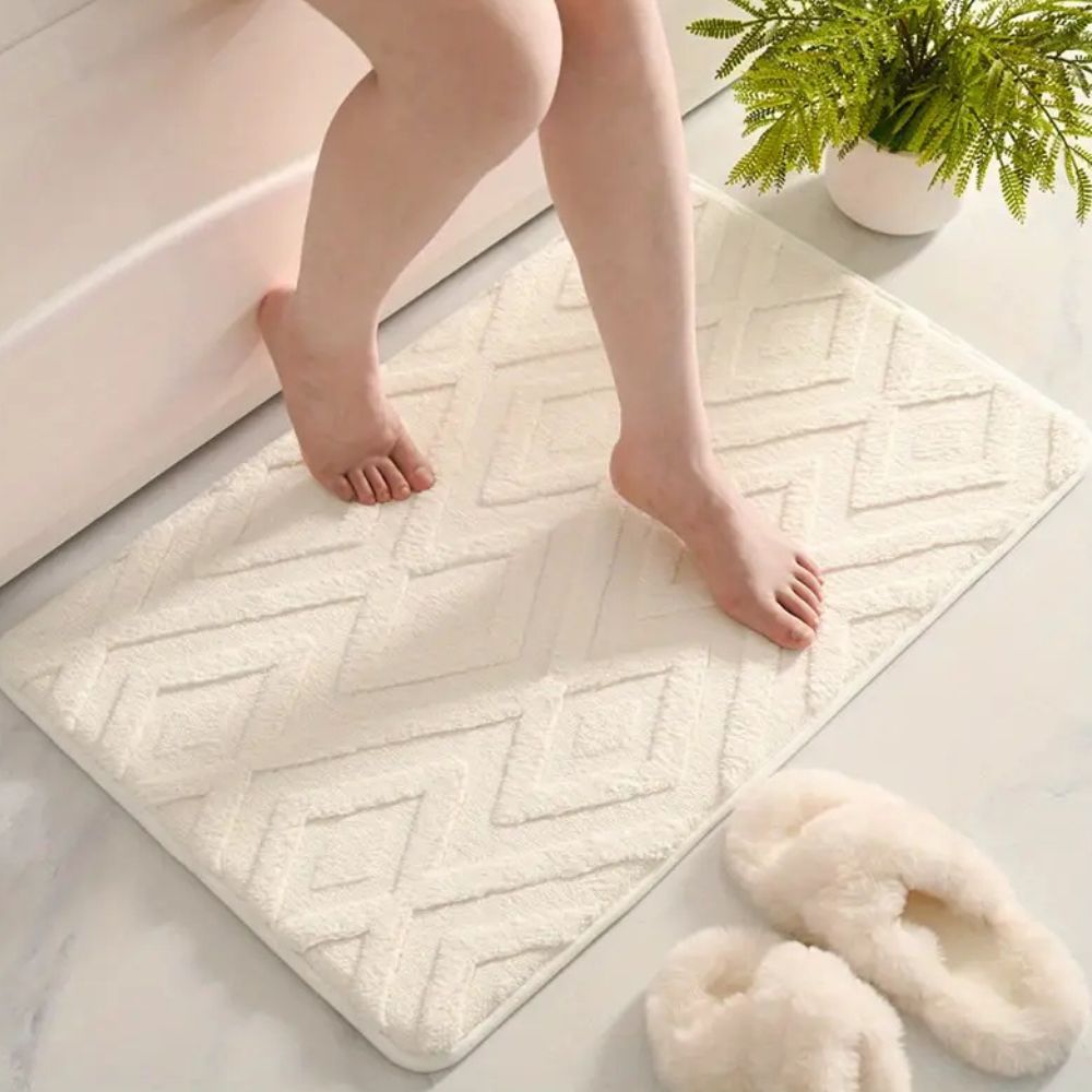 DiamondLux | Ultra-Soft Microfiber Bath Mat – Modern Geometric Design