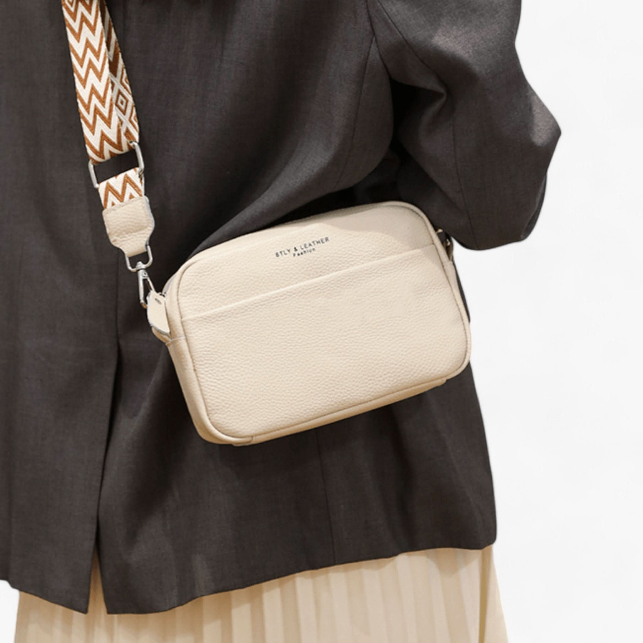 Elegant Leather Crossbody Bag | Stylish Design for Women