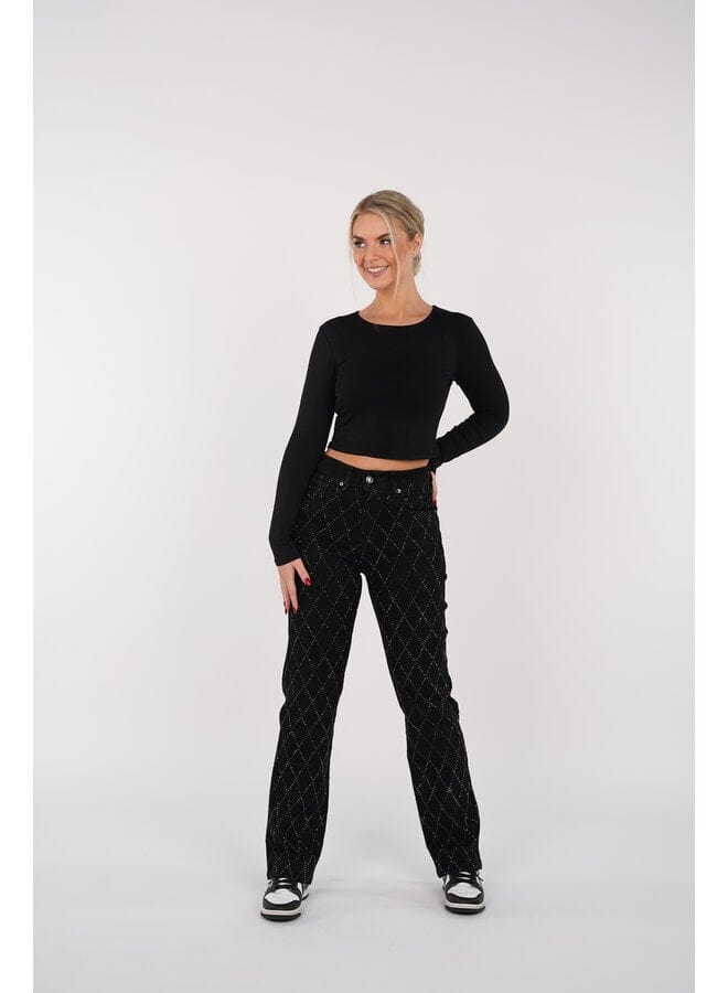 Essential Elegance | Women's Black Jeans – Straight Fit With Diamond Design 2