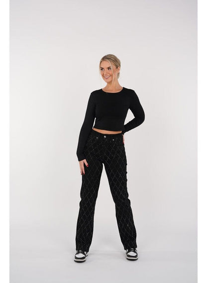 Essential Elegance | Women's Black Jeans – Straight Fit With Diamond Design 2