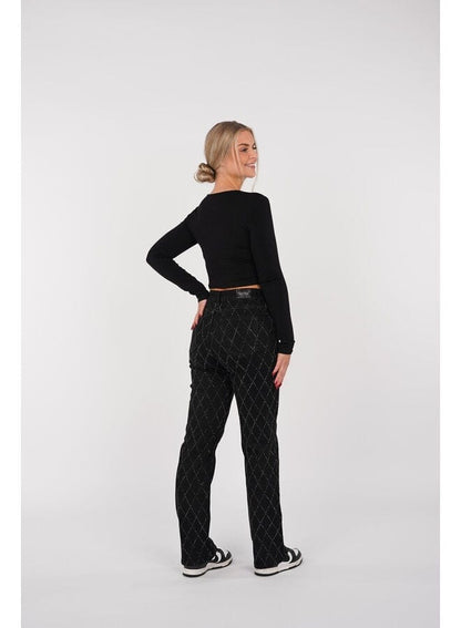 Essential Elegance | Women's Black Jeans – Straight Fit With Diamond Design 5
