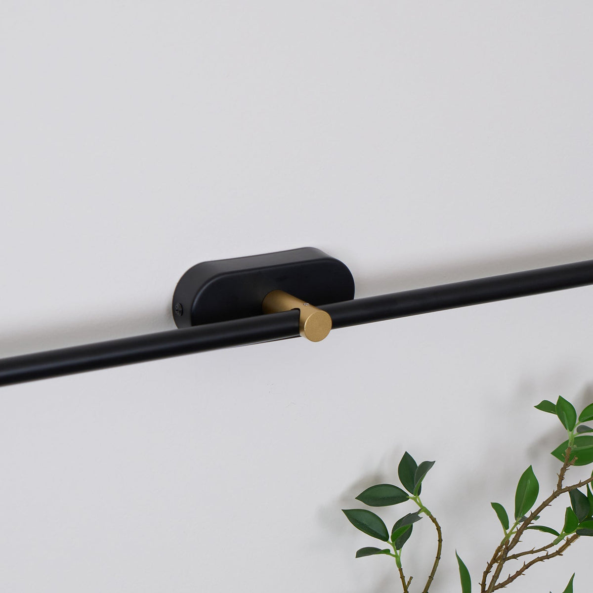 Linear Wall Lamp Metal & Acrylic, 68/98/128 cm | Black or Gold, Warm or Cool White | Integrated LED, Bathroom Safe 18