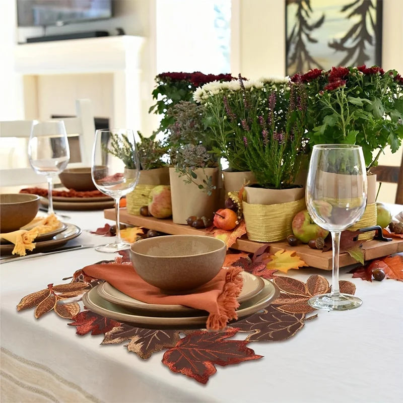 Maple Leaf Table Runner | Cut-Out Edge, Raised Stitching