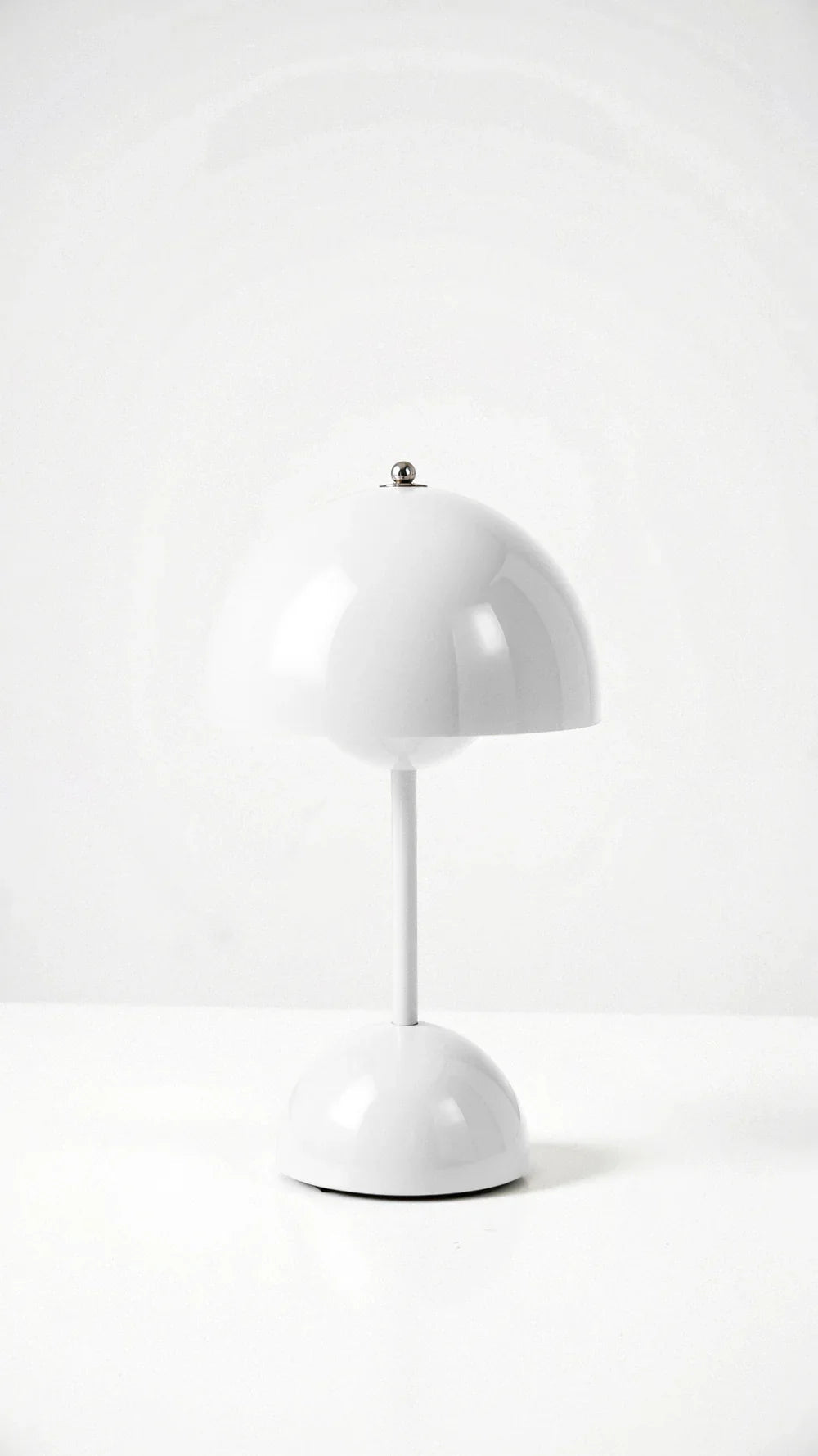Minimalist Wireless Table Lamp 15
