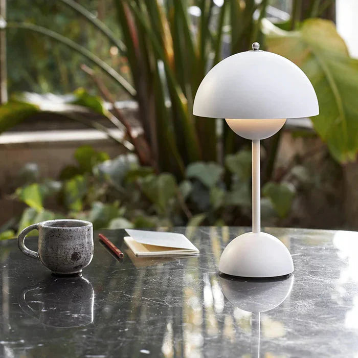 Minimalist Wireless Table Lamp 3