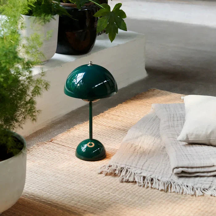 Minimalist Wireless Table Lamp 7