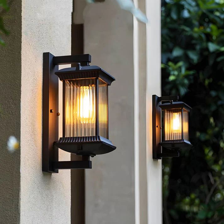 Pavo | Outdoor Wall Lamp – Classic Lantern Design with LED Lighting