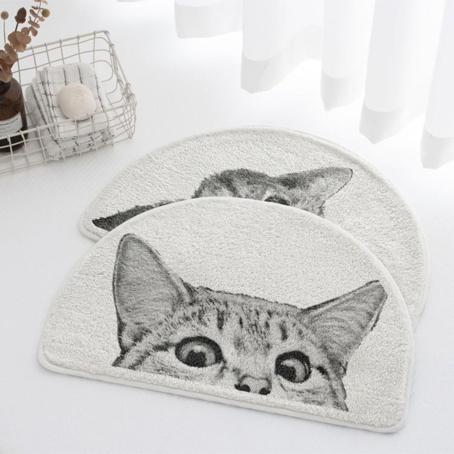 Peeping Kitty | Non-Slip Bath Mat – Soft Polyester Cat Design
