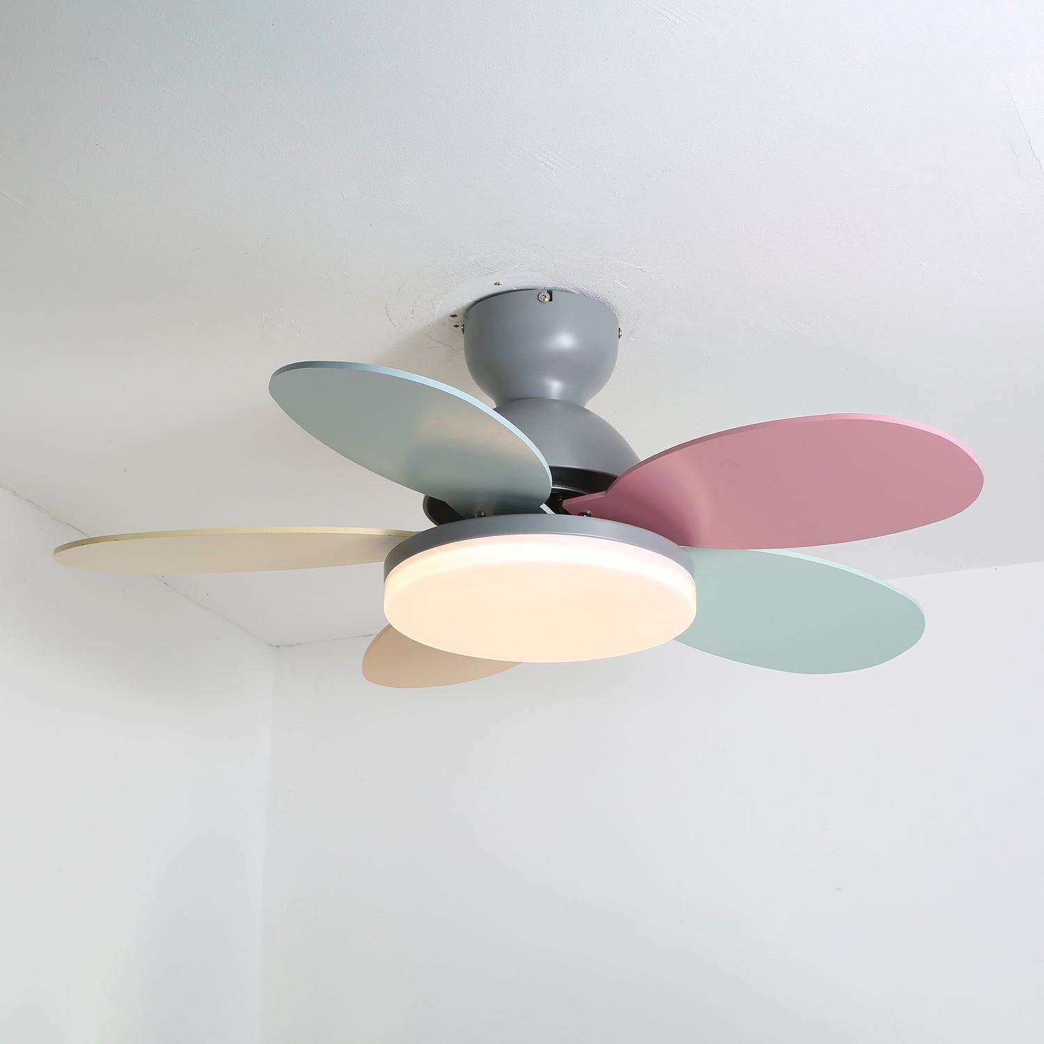 PetalFan | Modern Ceiling Fan With LED Light – Petal Design 0