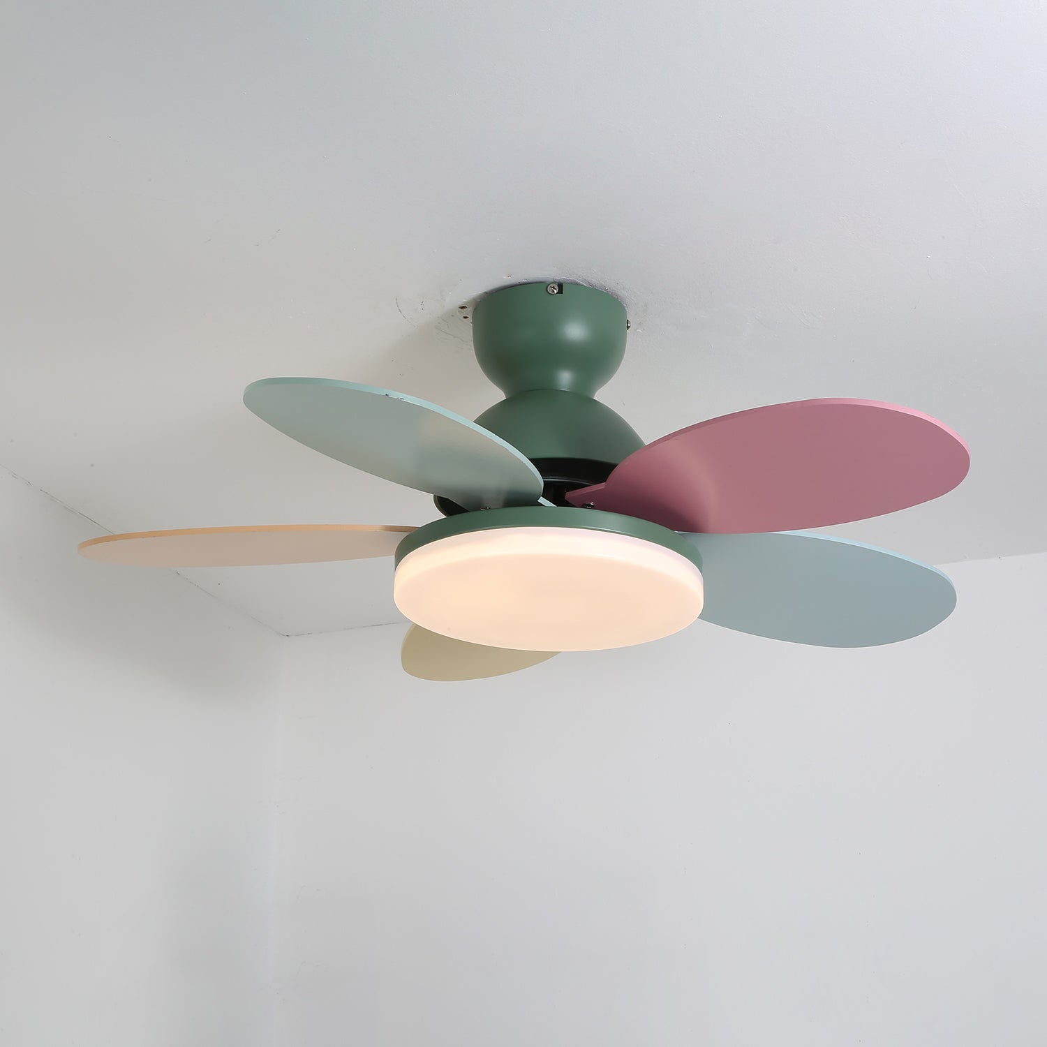 PetalFan | Modern Ceiling Fan With LED Light – Petal Design 1