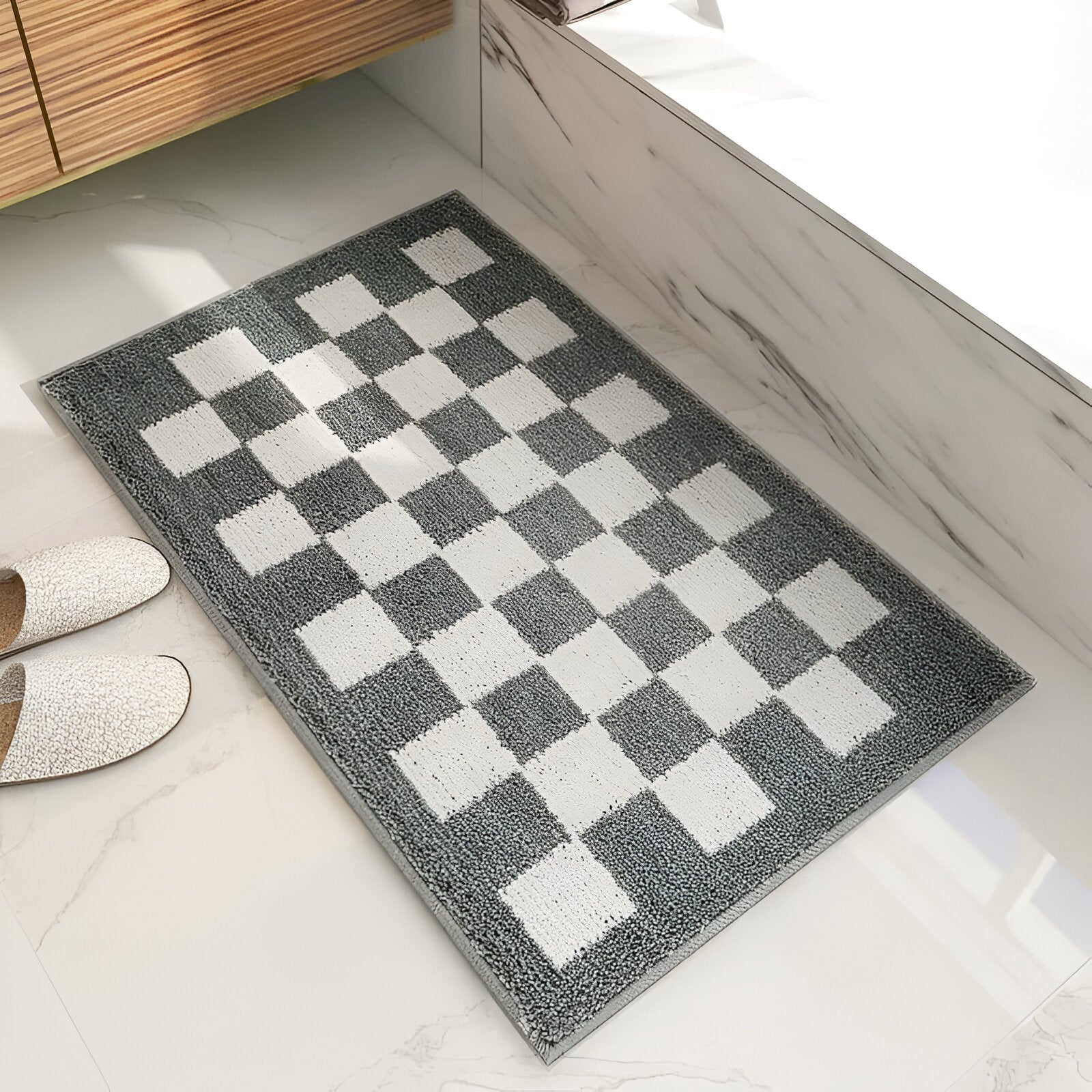 Plush Checkered Microfiber Bath Mat - Black and White Design