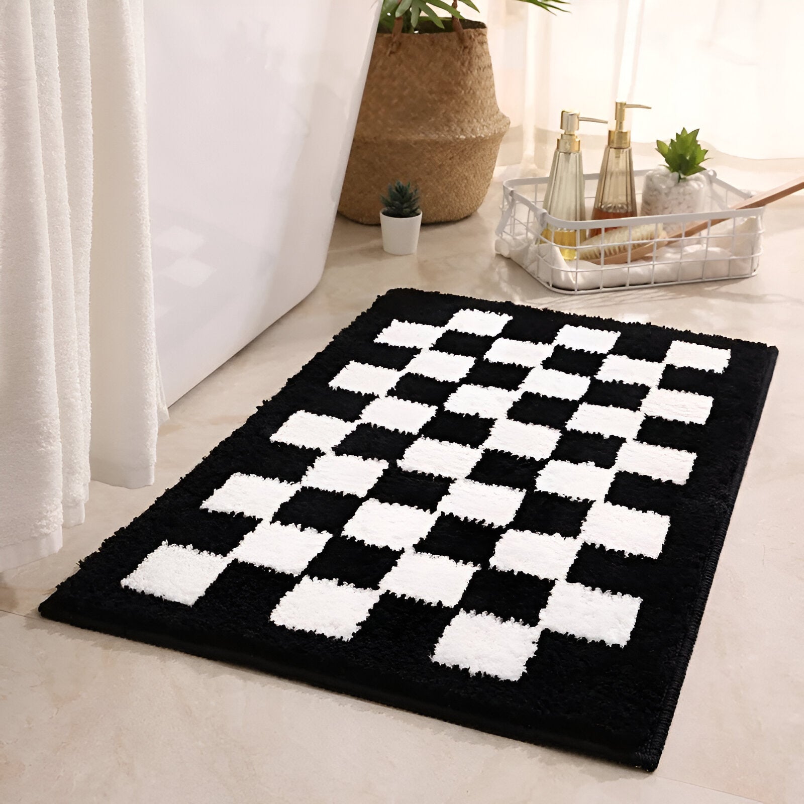 Plush Checkered Microfiber Bath Mat - Black and White Design