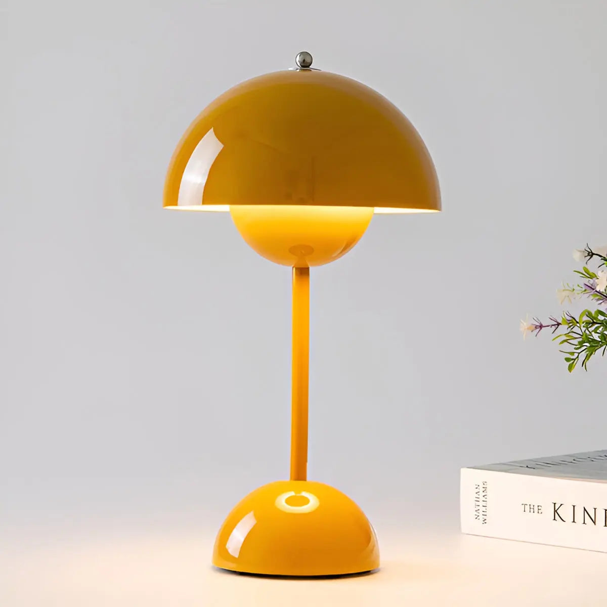 "Skandinavische Tischleuchte mit elegantem Design, zeigt minimalistischen Stil in Babyblau, einfache Bedienung, LED-Licht."