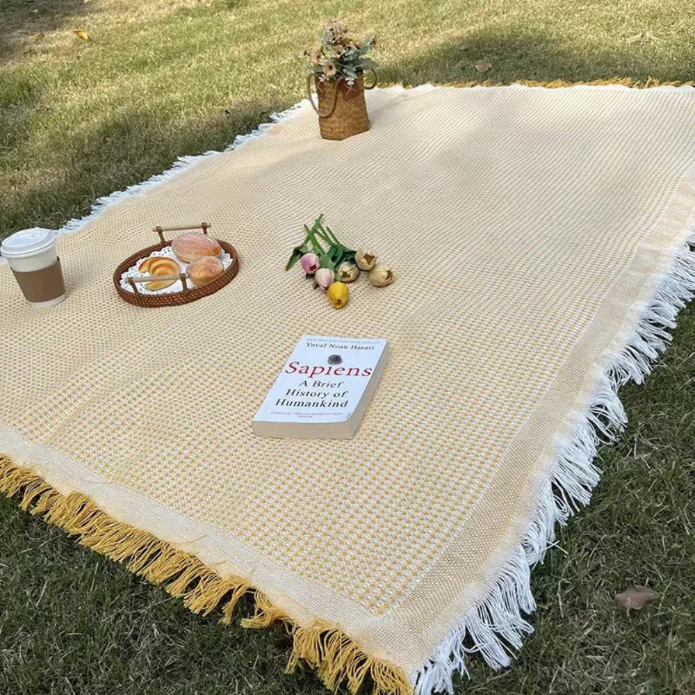 Tasselora | Woven Picnic Blanket with Decorative Tassels - Lightweight for Outdoor Use